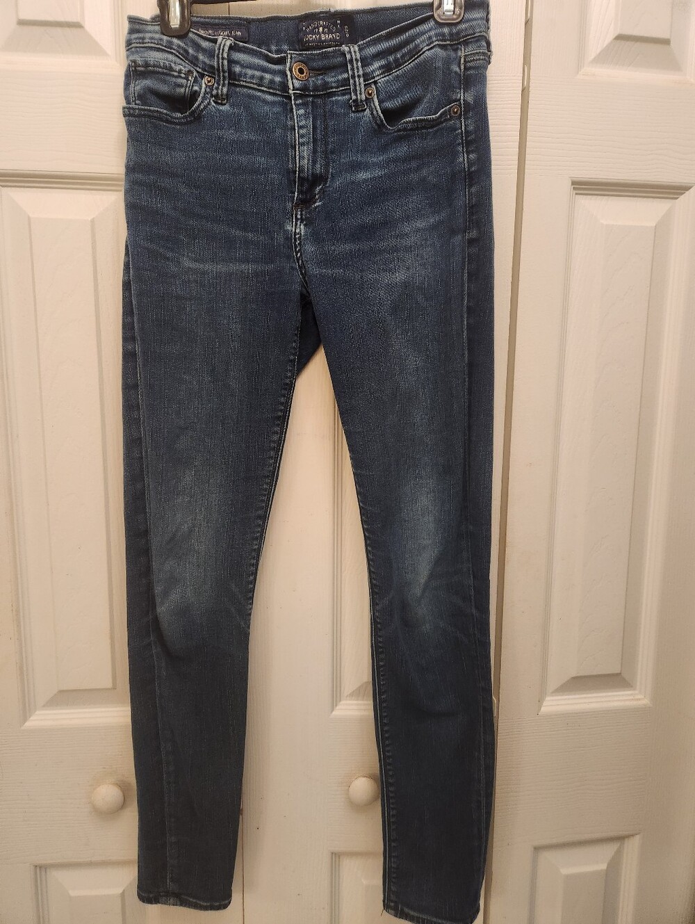 Lucky Brand Classic Dark Blue Straight-Legging Jeans